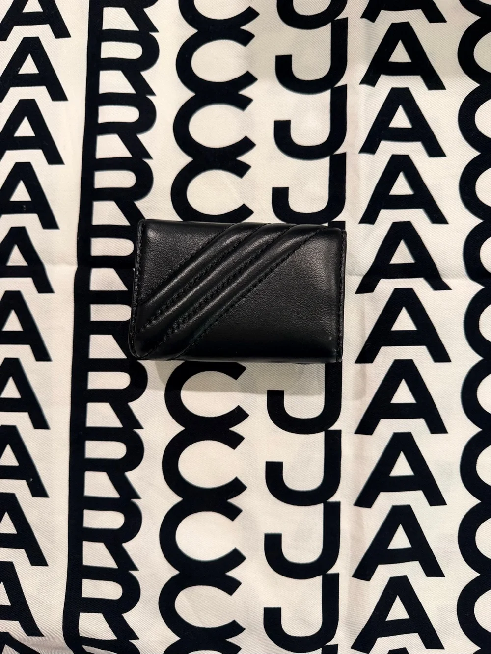 Marc Jacobs Black Leather Compact Key Case - Picture 2 of 3